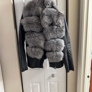Leather and fox fur collar